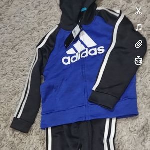 NEW Adidas set size 4t